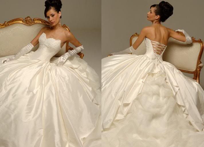 фото девушек в свадебных платьях со спины