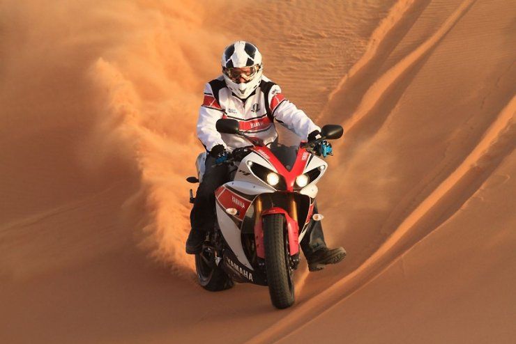 2012-yamaha-peterhansel-dune-r1-44595.jpg