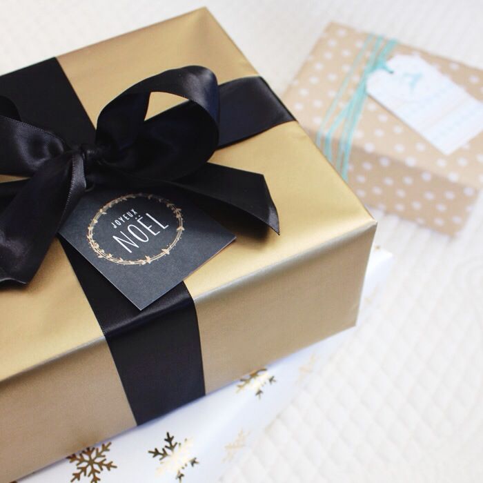 Free Printable Holiday Gift Tags (in 3 color options) by Creative Index