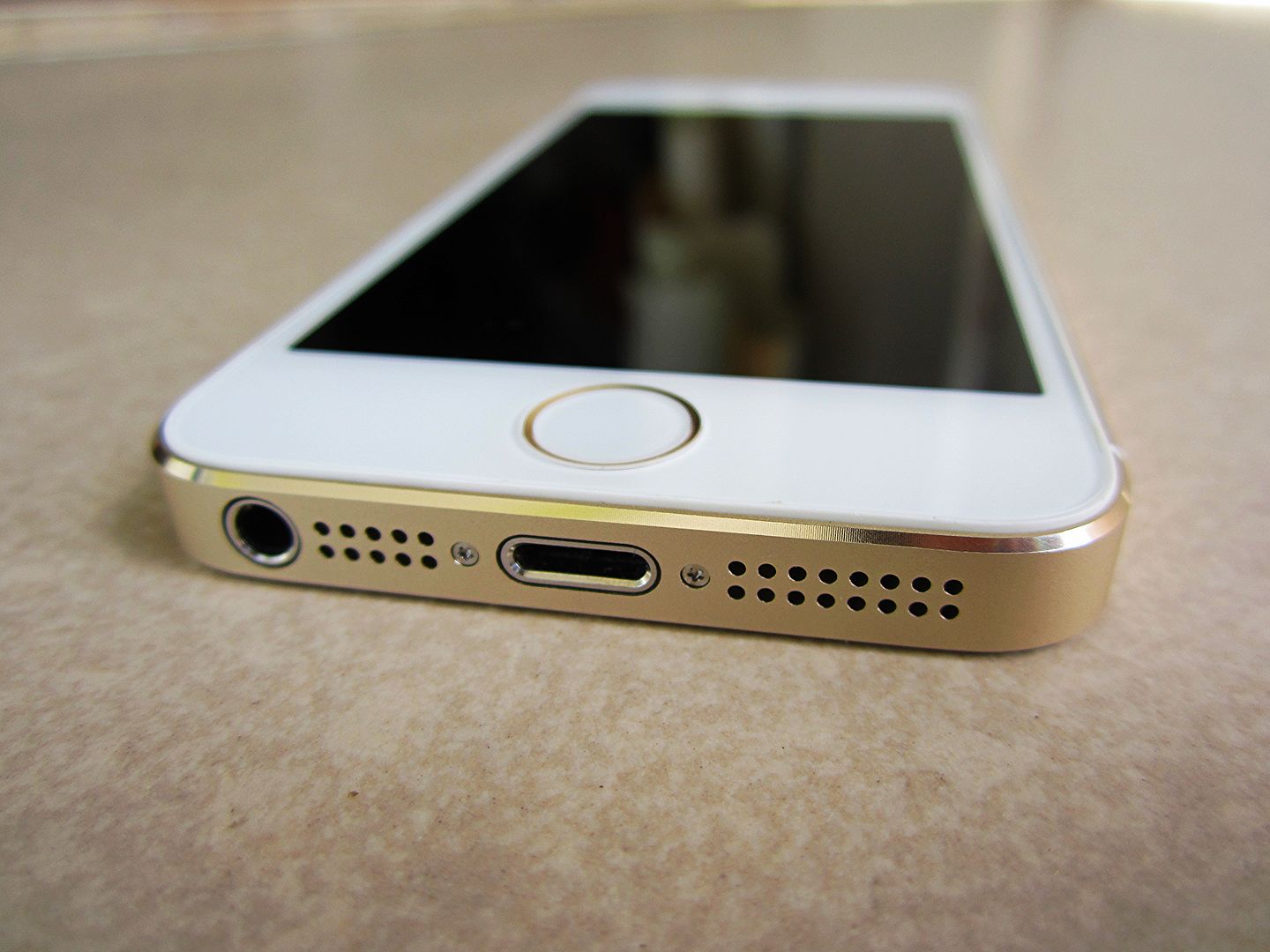 kg vào trong, đố mà biết được đó là 5 lên 5s....16/32gb...gold...gray..giá 6Txxx... - 8