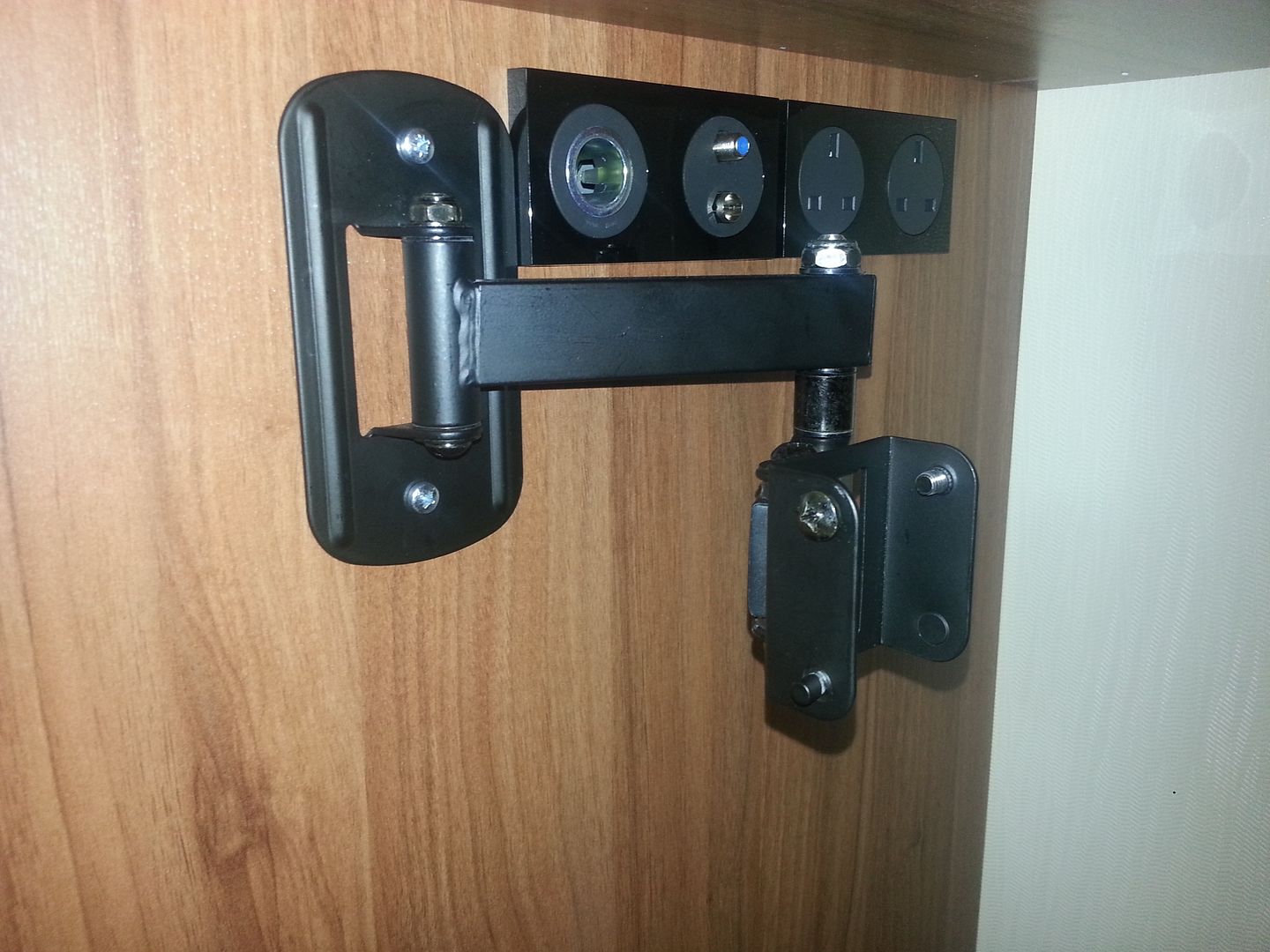 Buccaneer Tv Mounting Brackets