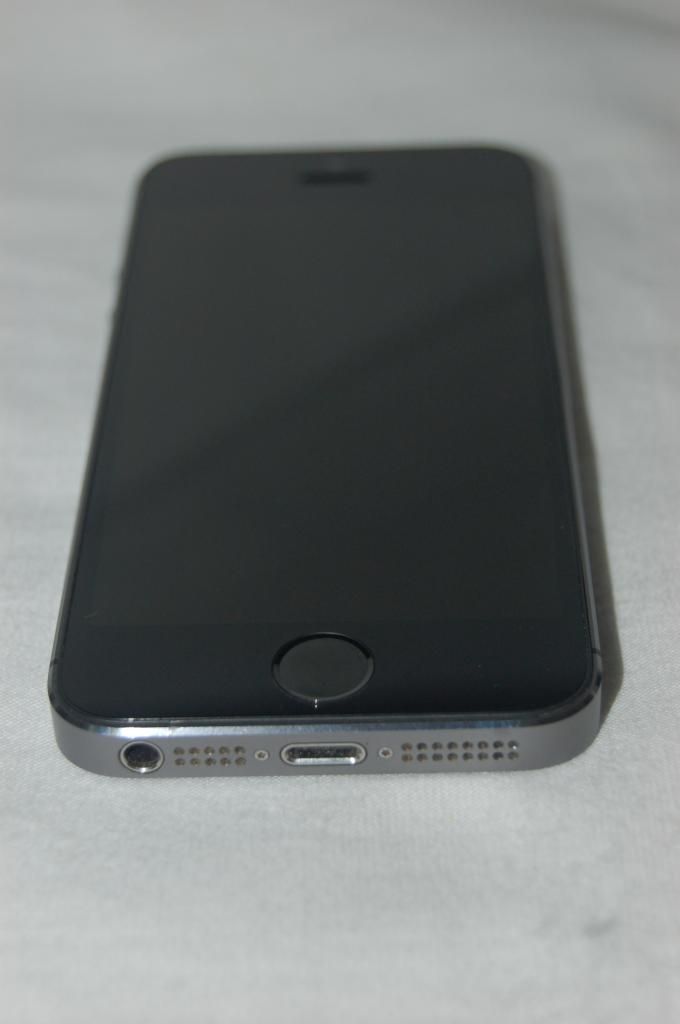 Bán 5s Gray 16Gb bị dính icloud - gần như không trầy