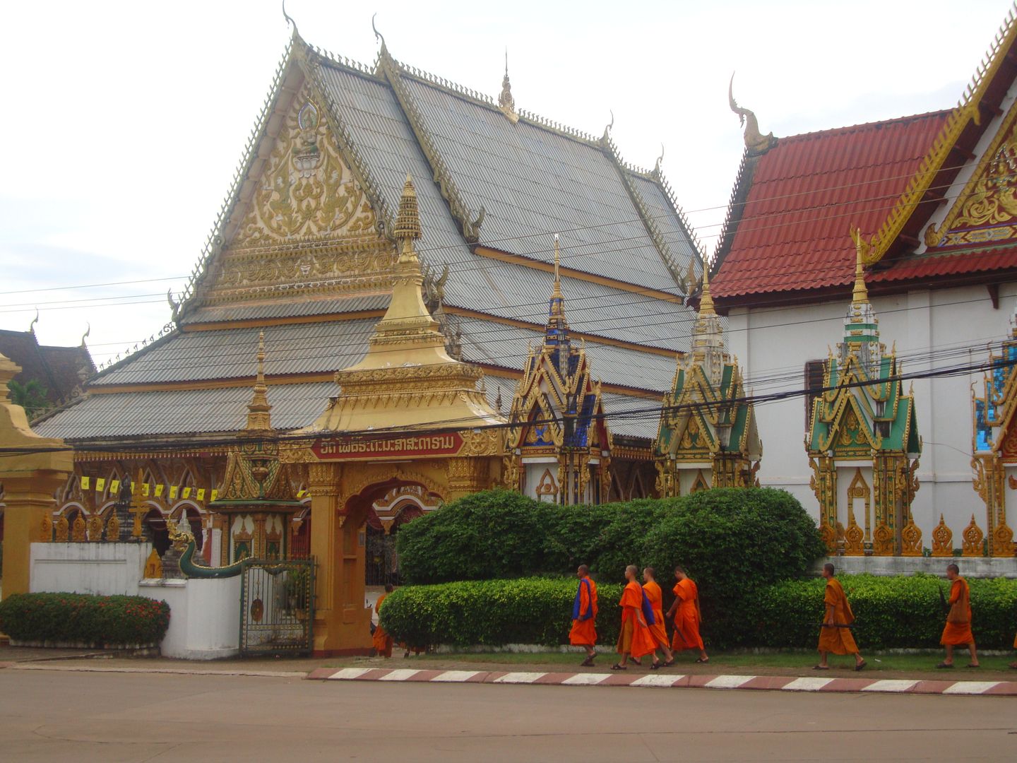 18 días por Camboya y Laos (Septiembre 2012) - Blogs de Asia Sudeste - De Siem Reap a Pakse (en avión) (7)