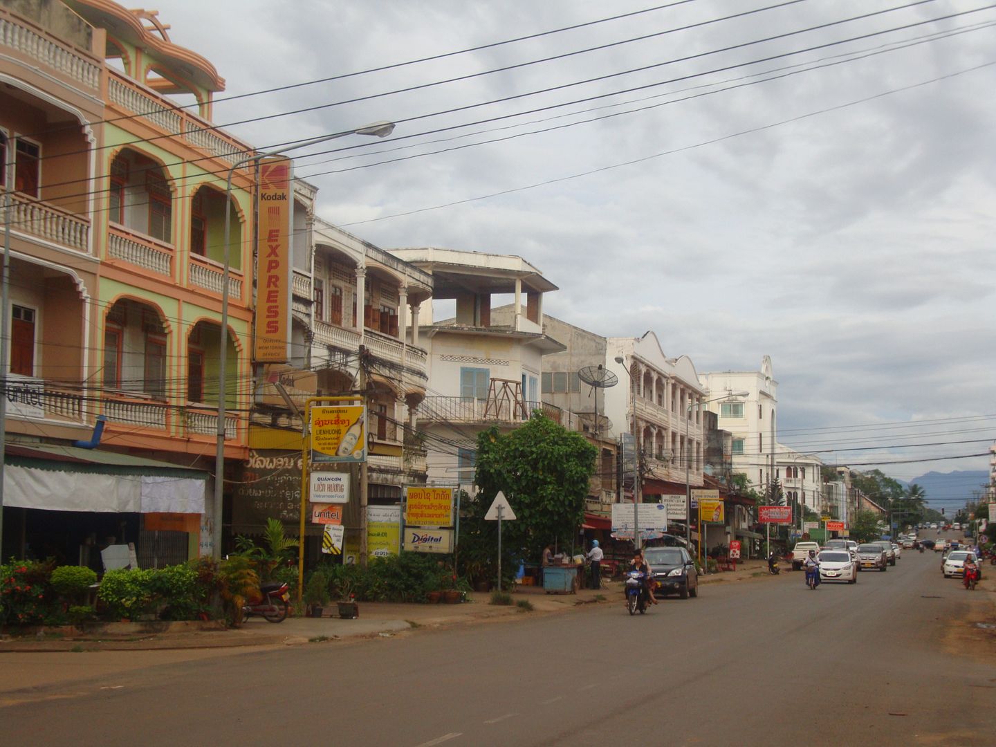 18 días por Camboya y Laos (Septiembre 2012) - Blogs de Asia Sudeste - De Siem Reap a Pakse (en avión) (6)