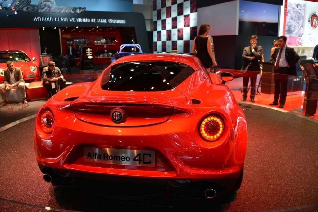 Alfa-Romeo-4C2_zps52f30516.jpg