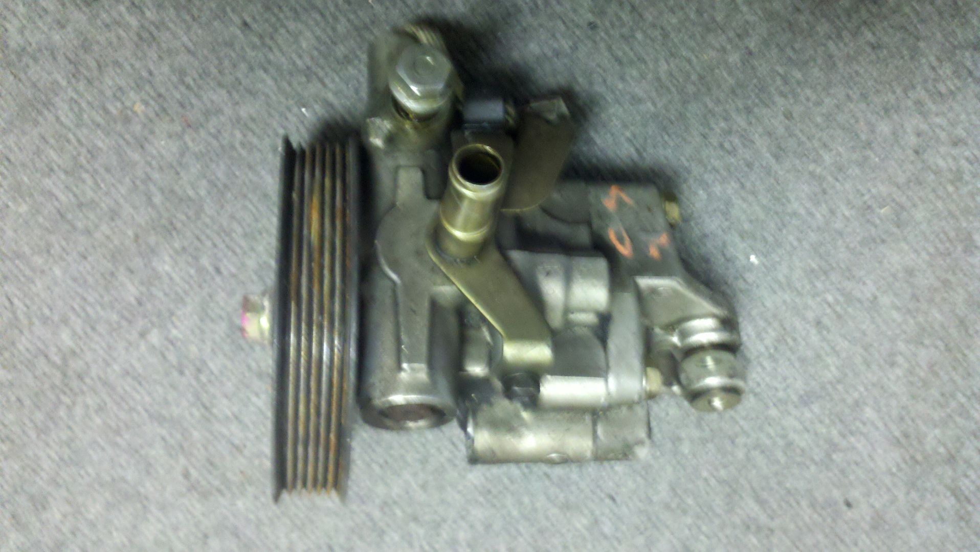This OEM Power steering pump came off a 2001 GS430 We have parted out