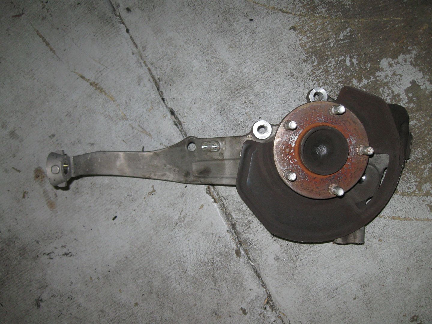 2004 Infiniti G35 Coupe Right Front Steering Knuckle Spindle R