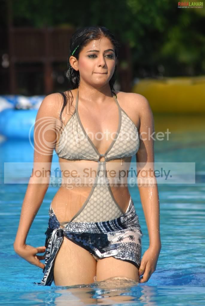 priyamani2516.jpg